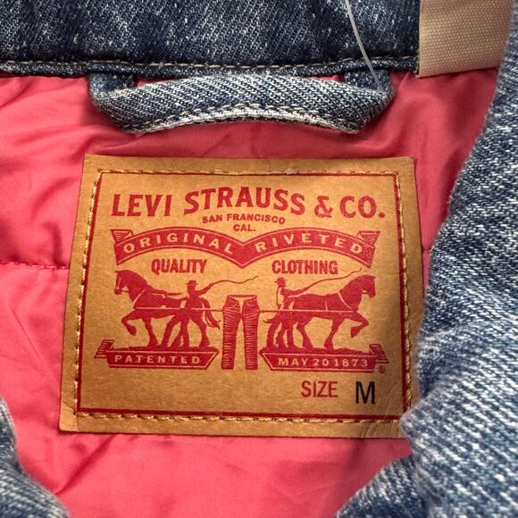 LEVI'S PADDED TRUCKER DENIM JACKET IN MEDIUM WASH NWT WOMEN'S SIZE MEDIUM - Picture 7 of 12